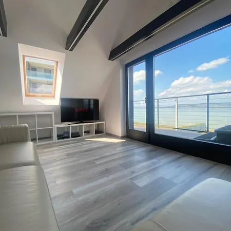 Hullam Panorama & Jacuzzi شقة *