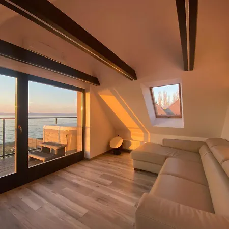 Hullam Panorama & Jacuzzi