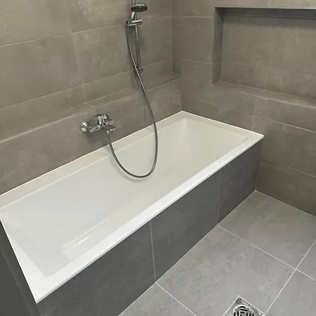 Hullam Panorama & Jacuzzi بالاتوليلّي