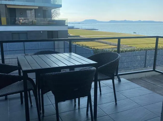 Hullam Panorama & Jacuzzi Apartmán *