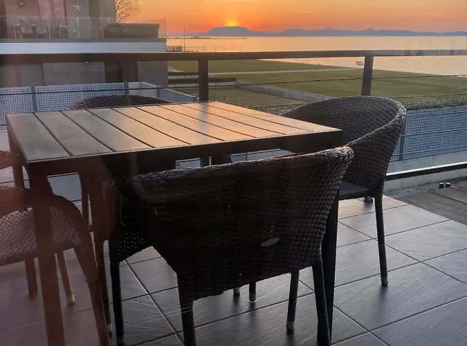 Hullam Panorama & Jacuzzi Appartement Balatonlelle